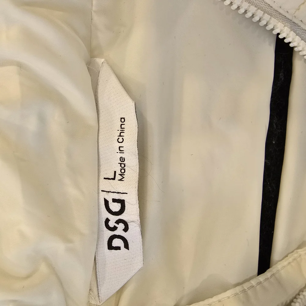 DSG Cream Quilted Kids Vest Size Large (14) Nwt - Picture 9 of 11